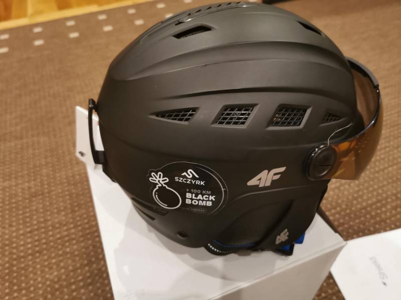 ox_kask-narciarski-z-szyba-przylbica-4f-rozm-s-regula
