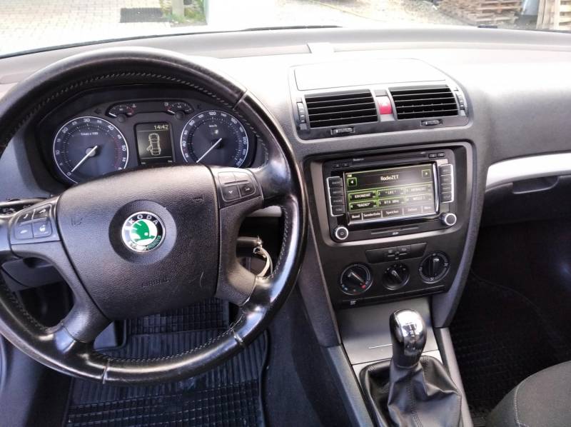 ox_skoda-octavia-ii-2008-rok-19tdi-105-km