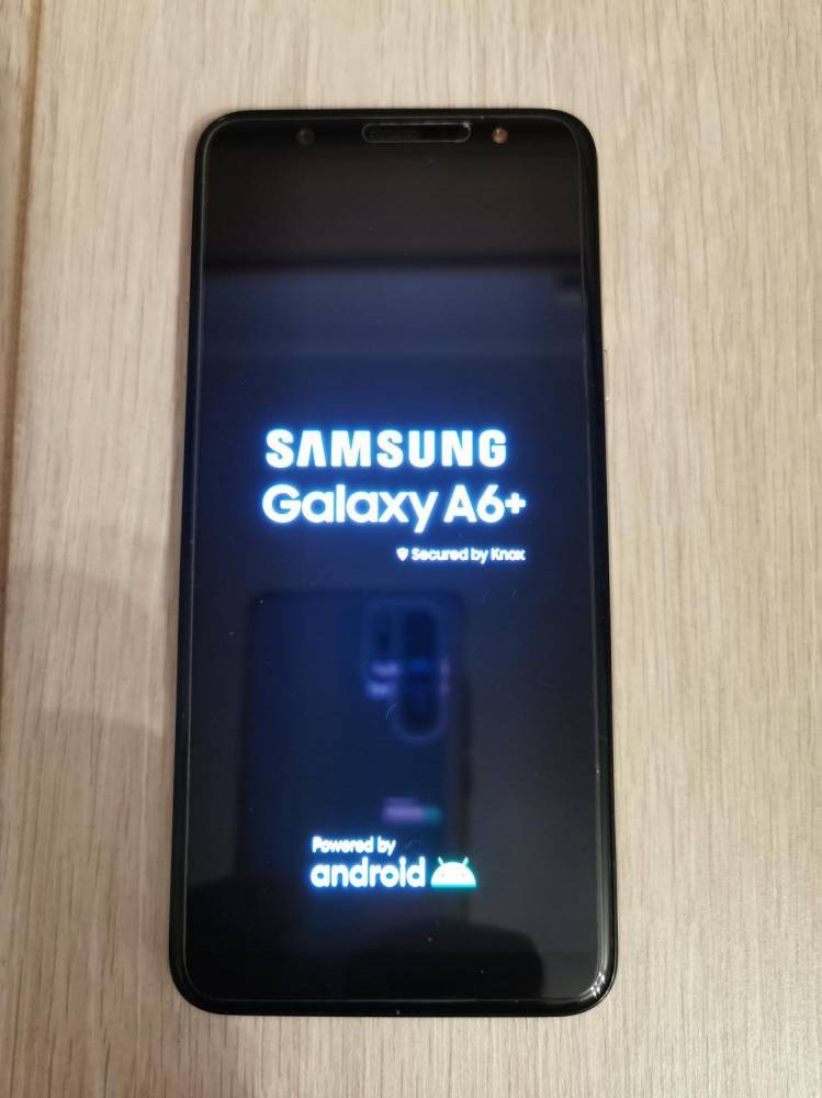 ox_sprzedam-smartfon-samsung-galaxy-a6
