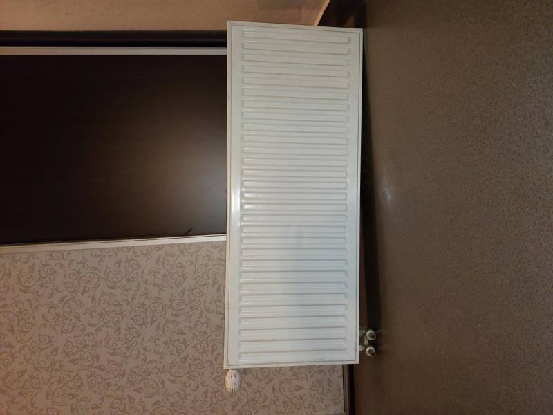 ox_sprzedam-grzejnik-co-wraz-z-termostatem-o-wym100cm40-cm