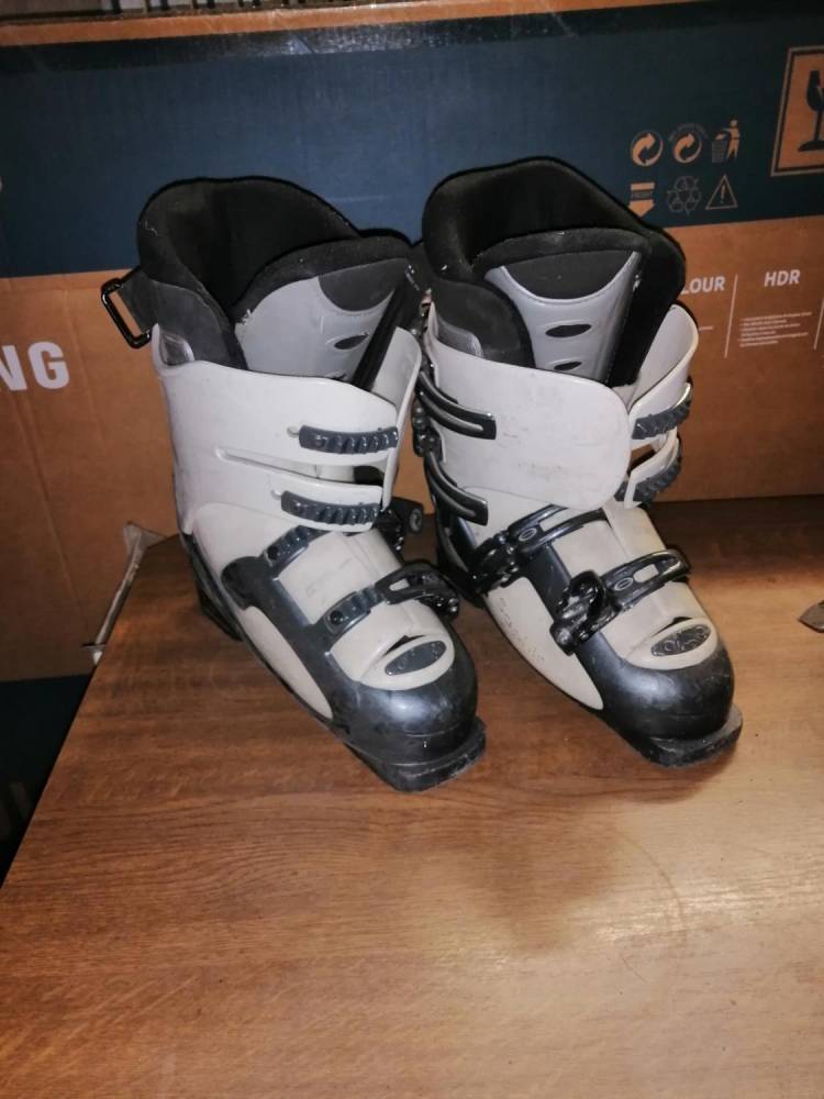ox_deska-snowboardowa-buty-narciarskie