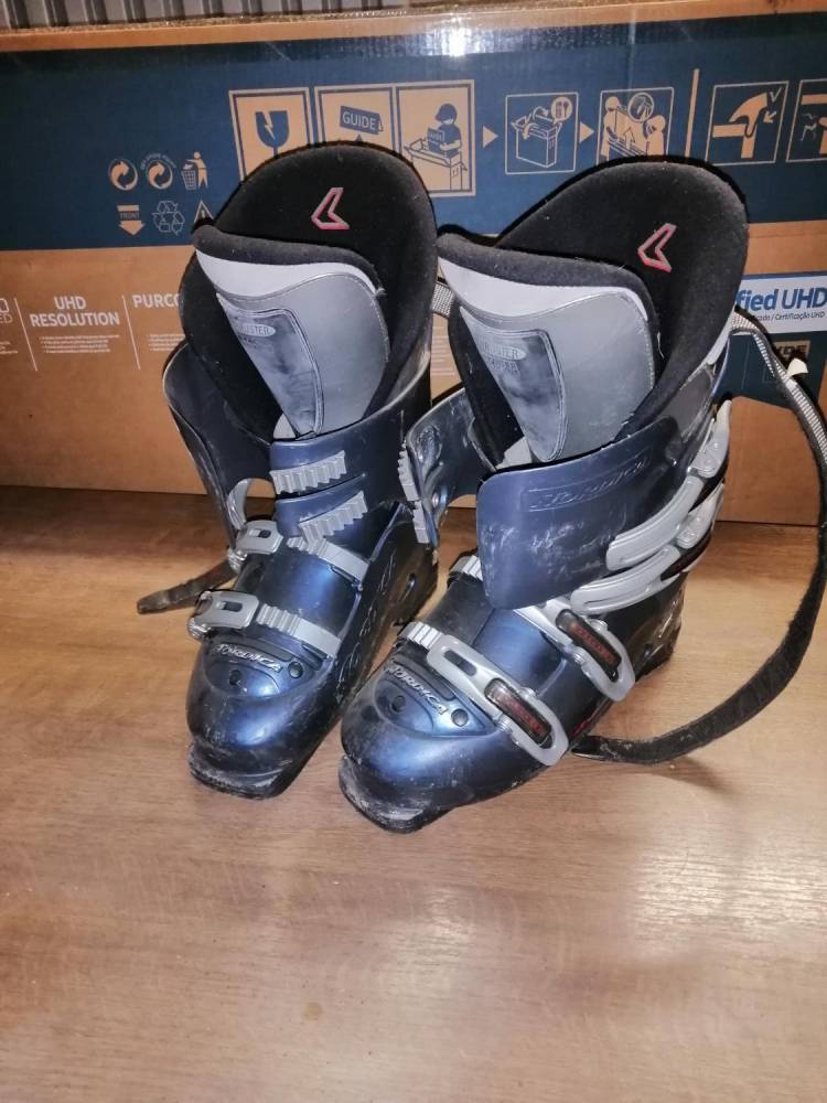 ox_deska-snowboardowa-buty-narciarskie