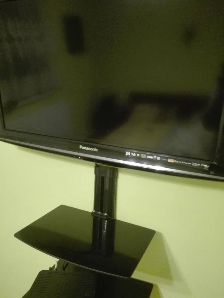 ox_telewizor-panasonic-l32-100hz-wraz-z-uchwytemm