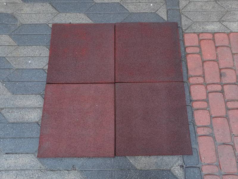 ox_nawierzchnia-bezpieczna-plytki-gumowe-na-plac-zabaw-pod-basen-ogrod