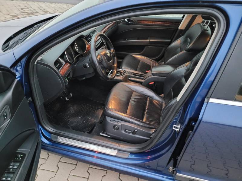 ox_skoda-superb-ii-kombi-4x4-20tdi-cr-140km-dsg-bi-xenon-skretny-skora