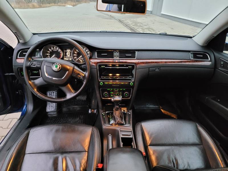 ox_skoda-superb-ii-kombi-4x4-20tdi-cr-140km-dsg-bi-xenon-skretny-skora