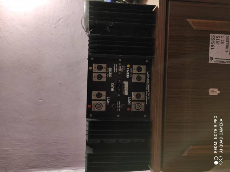 ox_wzmacniacz-koncowa-mocy-2x300-plus-kable