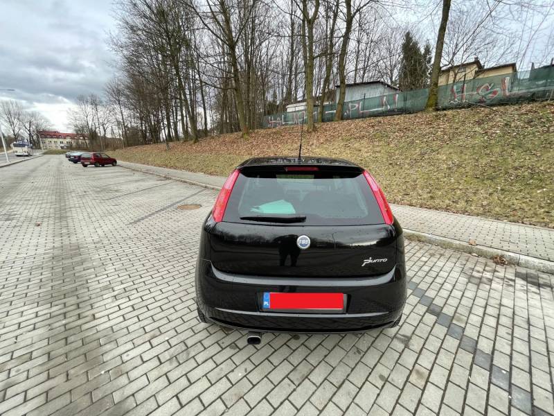 ox_fiat-grande-punto-2007-r-najbogatsza-wersja-dwa-komplety-opon