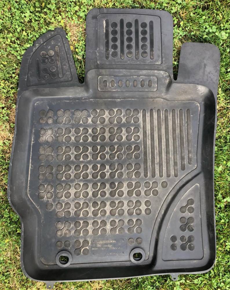 ox_dywaniki-gumowe-komplet-toyota-yaris