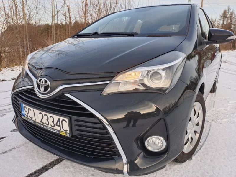 ox_toyota-yaris-iii-10-kamera-bluetooth-dotyk-95-000km-2015r