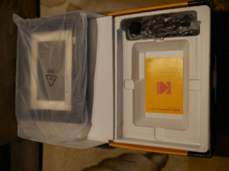 ox_ramka-cyfrowa-kodak-inch-digital-photo-frame-rdpf-700w