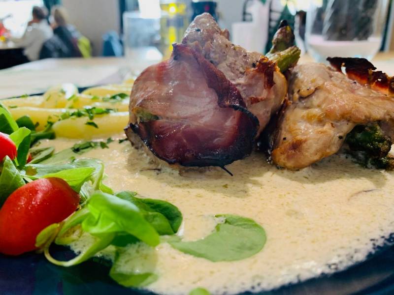 ox_samodzielny-kucharz-pomoc-kuchenna-restauracja-na-rogu-cieszyn