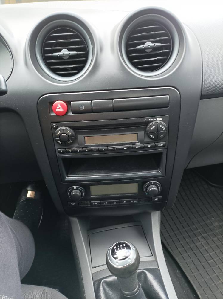 ox_seat-ibiza-2007-r-tempomat-14-benzyna-86km-klimatyzacja