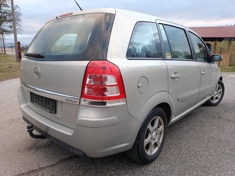 ox_opel-zafira-16-klima-tempomat-7-osob-2009r