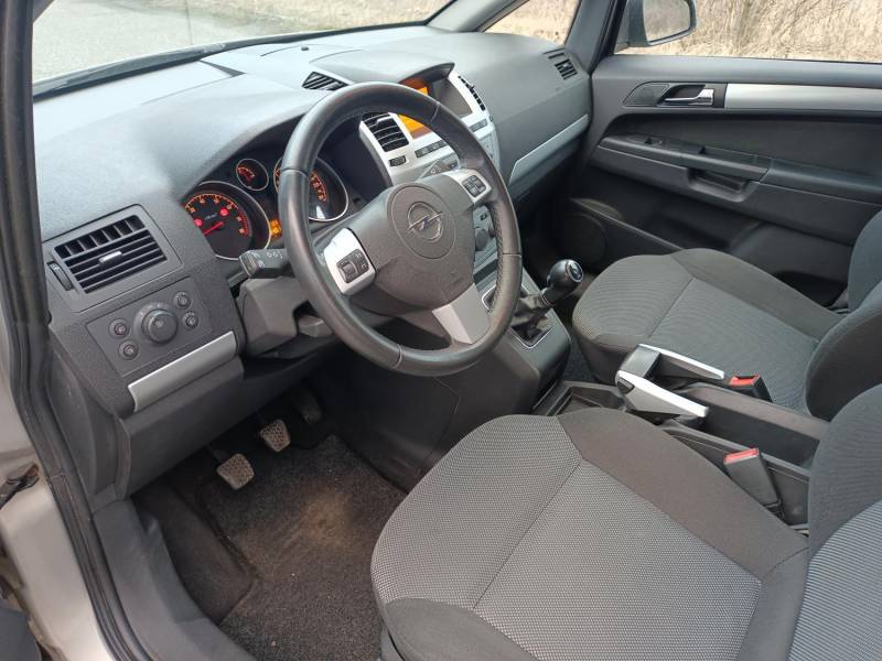 ox_opel-zafira-16-klima-tempomat-7-osob-2009r