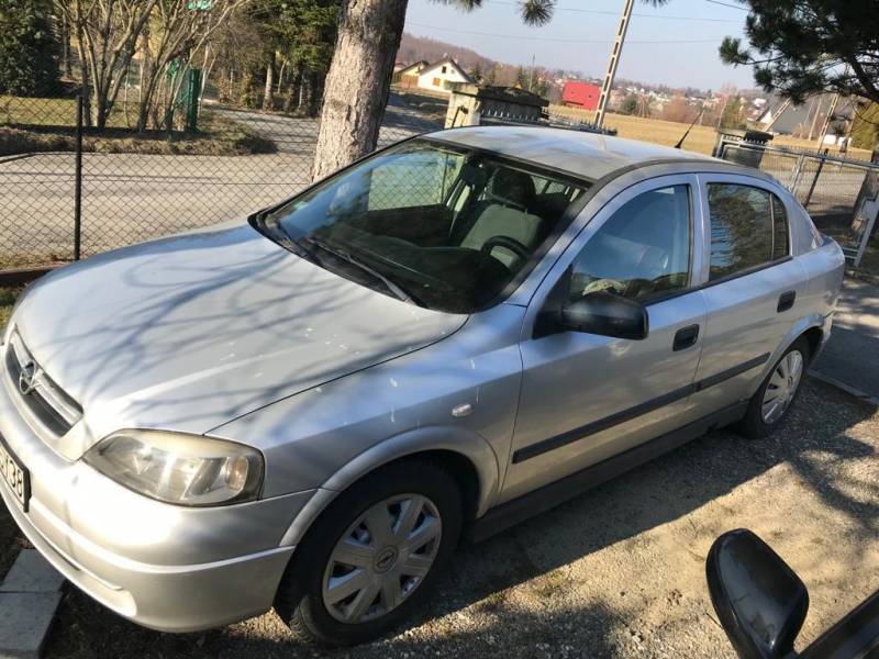 ox_opel-astra-g-16-srebrny-2003