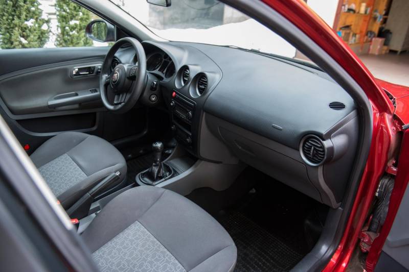 ox_seat-ibiza-2007-r-tempomat-19-tdi-105-km-klimatyzacja