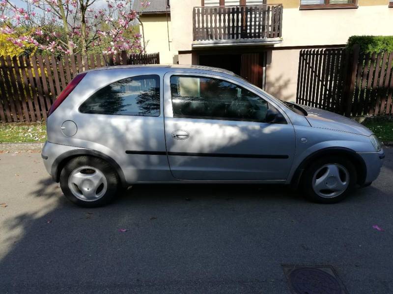 ox_opel-corsa-12-sport-benzyna-2002r