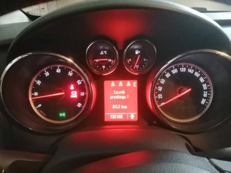 ox_opel-astra-j-2010