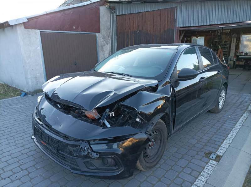 ox_fiat-tipo-2021-r-14-benzyna-uszkodzony-przebieg-5-tys-km