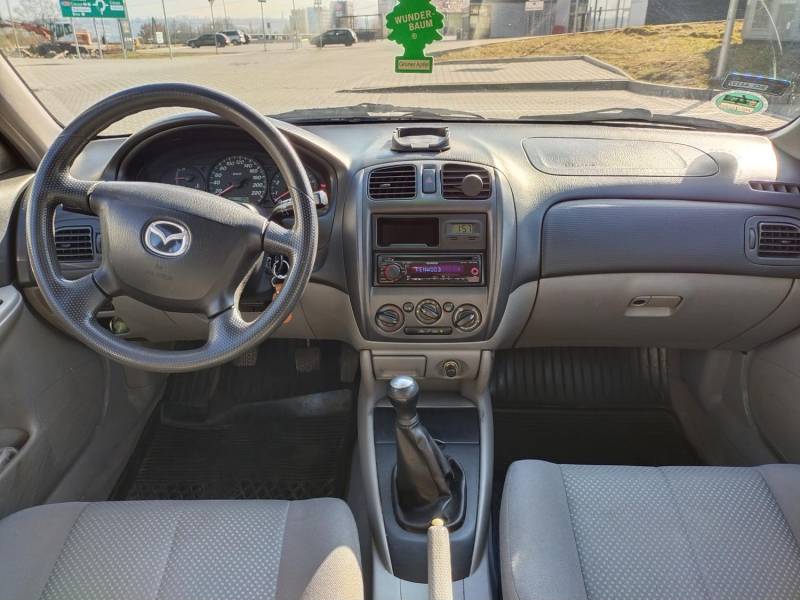 ox_sprzedam-samochod-mazda-323f