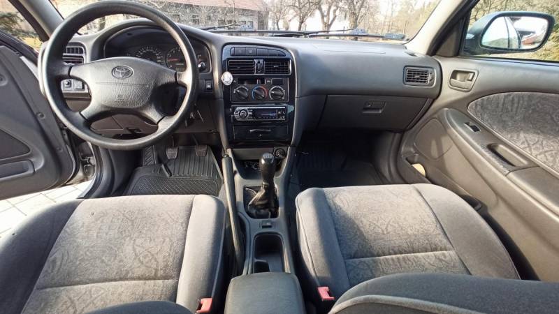 ox_toyota-avensis-16-benzynalpg-162000km-polski-salon