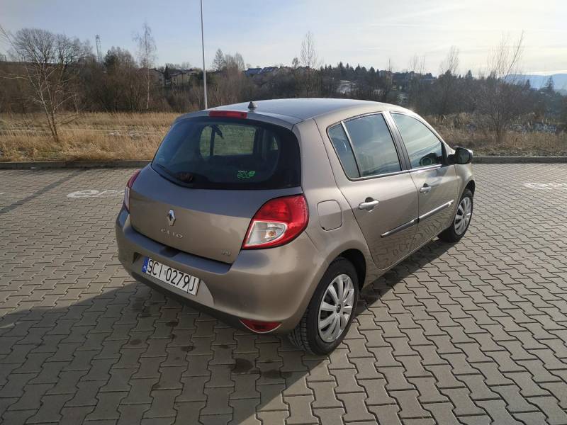 ox_renault-clio-2011r-15dci