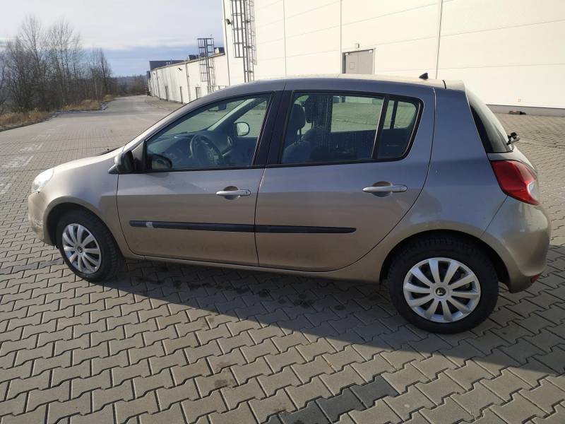 ox_renault-clio-2011r-15dci