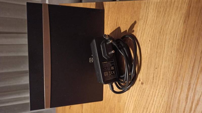ox_router-wifi-huawei-b525s