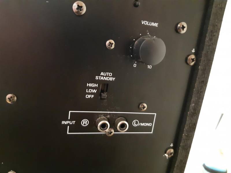ox_subwoofer-yamaha-sw-p130