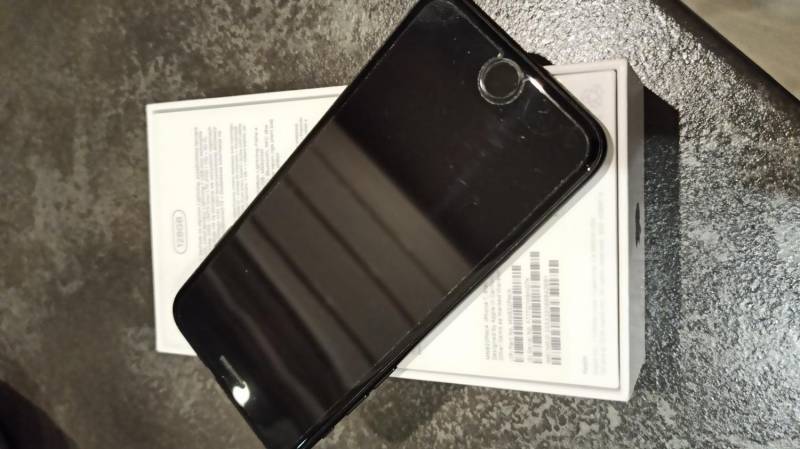 ox_550-dzis-iphone-7-128gb-1-wlasciciel-kobieta