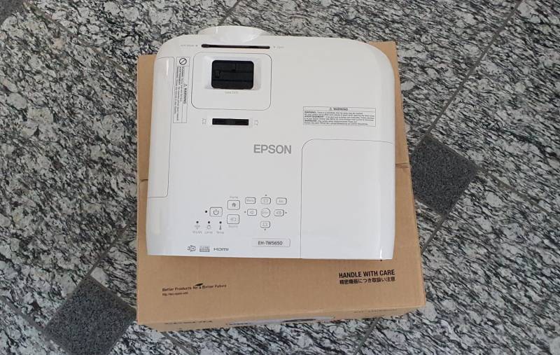 ox_projektor-epson-eh-tw5650-3lcd-nowy-okazja