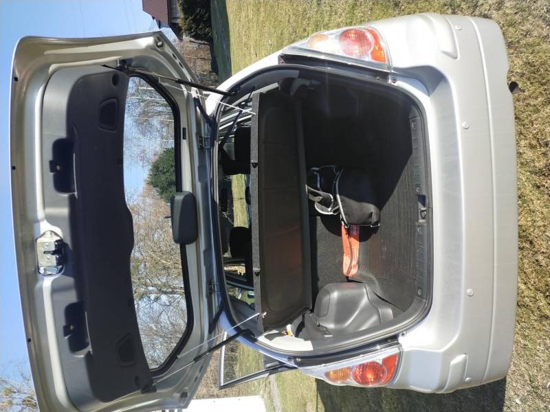 ox_sprzedam-samochod-suzuki-liana-16-komfort-4x4