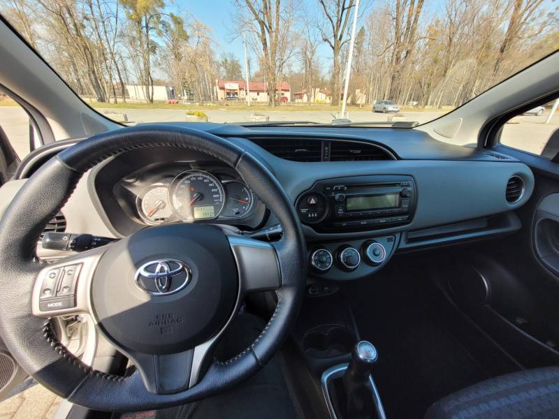 ox_toyota-yaris-krajowa-bezwypadkowa-pierwszy-wlasciciel
