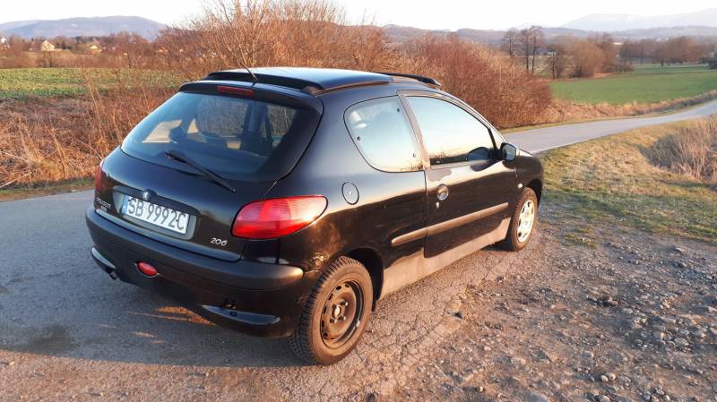 ox_peugeot-206-14-benzyna