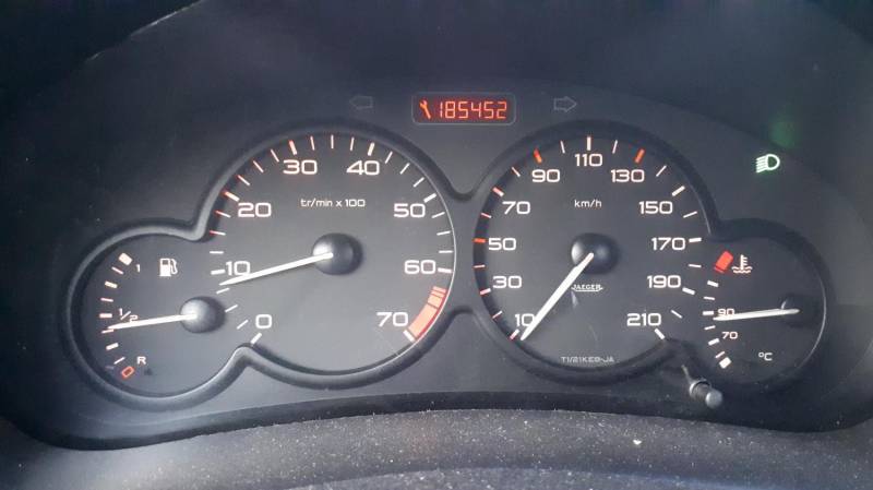 ox_peugeot-206-14-benzyna
