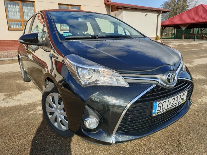 ox_toyota-yaris-iii-10-kamera-bluetooth-dotyk-95-000km-2015r