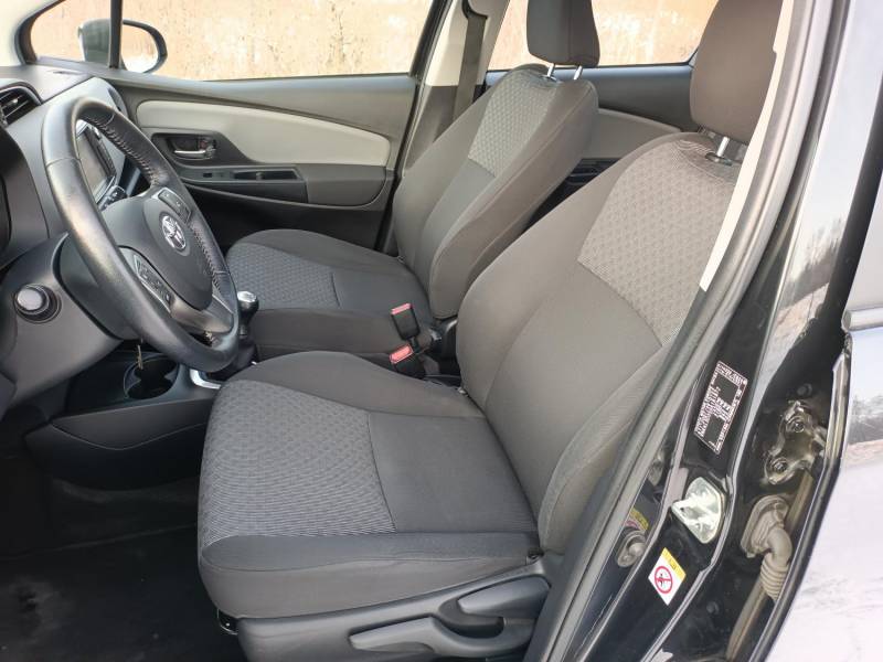 ox_toyota-yaris-iii-10-kamera-bluetooth-dotyk-95-000km-2015r