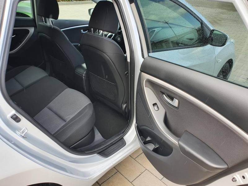 ox_hyundai-i30-wagon