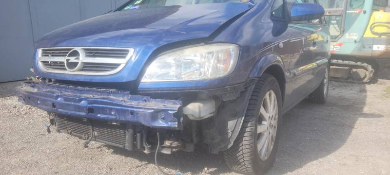 ox_opel-zafira-2005