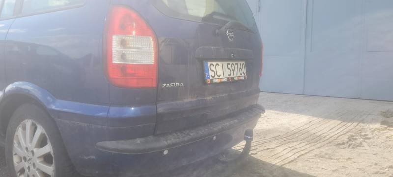 ox_opel-zafira-2005