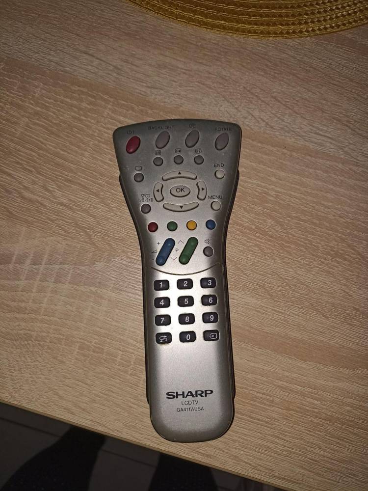 ox_telewizor-sharp-20cali
