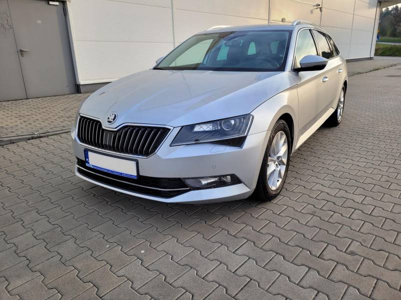 ox_skoda-superb-iii-kombi-dsg-4x4-20tdi-190km-acc-2017r-bi-xenon-skretny