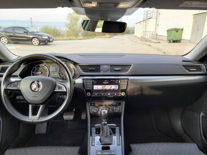 ox_skoda-superb-iii-kombi-dsg-4x4-20tdi-190km-acc-2017r-bi-xenon-skretny