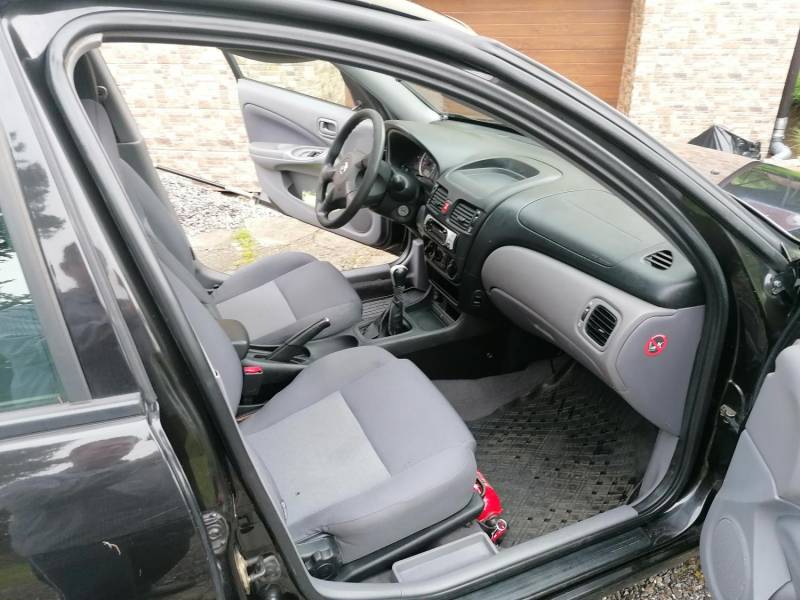 ox_nissan-almera-2-n16-hatchback-2003r-ciezarowy-hak