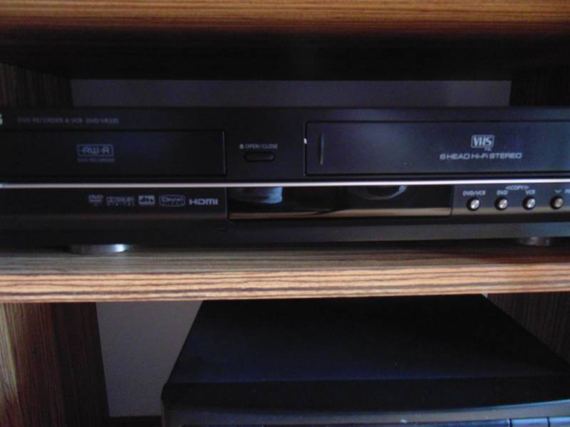 ox_2w1-nagrywarka-dwd-i-vhs