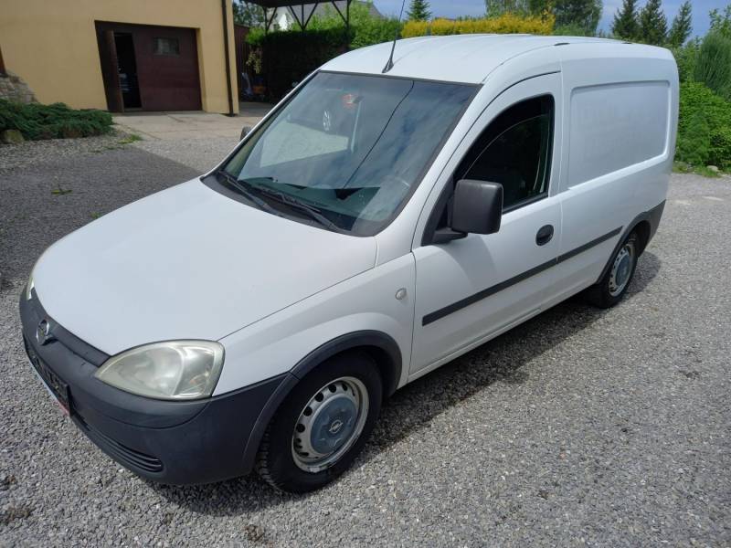 ox_opel-combo-13disel-stan-bdb