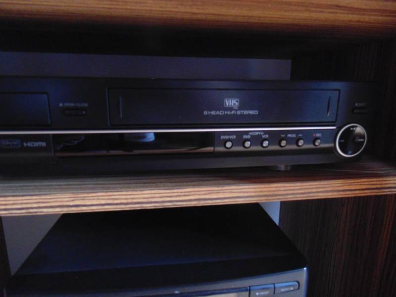 ox_2w1-nagrywarka-dwd-i-vhs