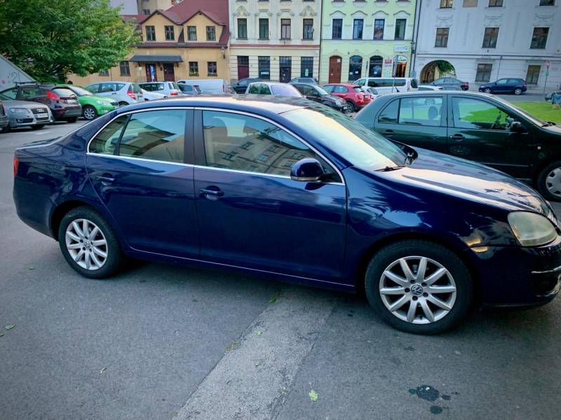 ox_vw-jetta-16-benzyna-2006-sprzedam