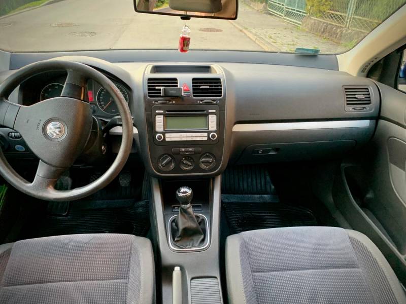 ox_vw-jetta-16-benzyna-2006-sprzedam